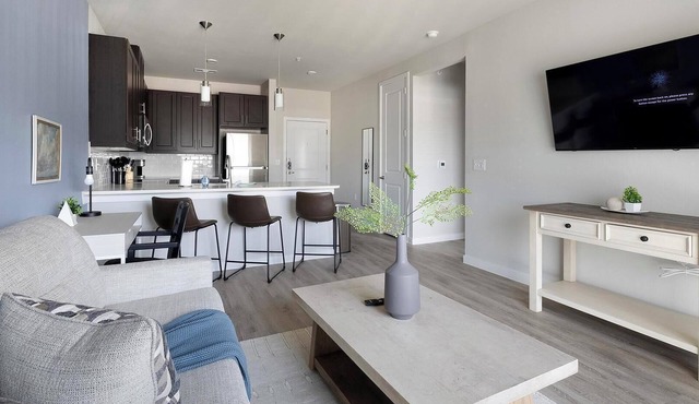 Landing | Incredible 1BD, Gym, Pool