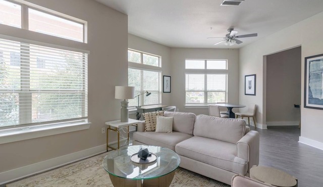 Landing | Modern 1BD, Gym, Clubhouse