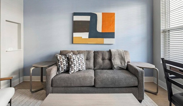 Landing | Modern 1BD, Courtyard, Gym