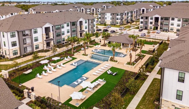 Landing | Modern 1BD, Game Room, Courtyard