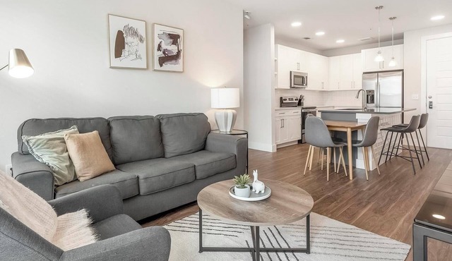 Landing | Modern 2BD, Pool, Gym
