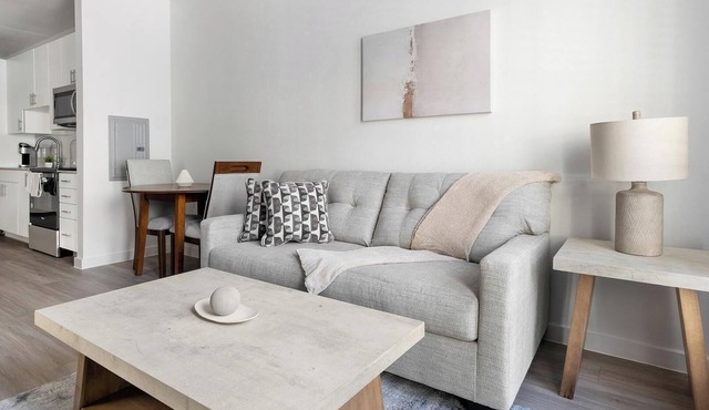 Landing | Spectacular 1BD, Gym, Pool