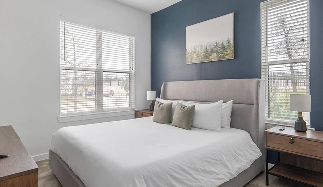 Landing | Spectacular 2BD, Clubhouse, Pool