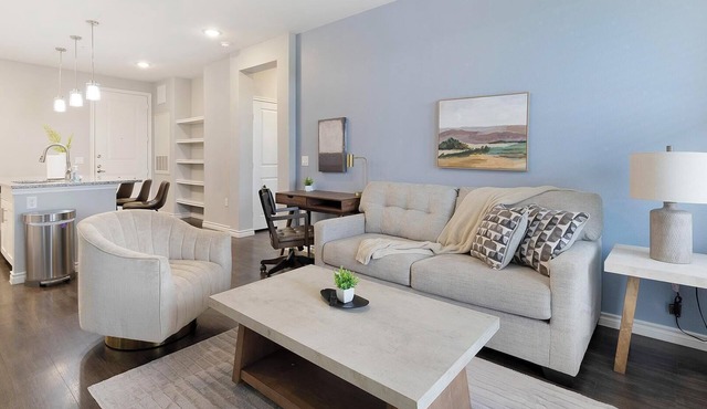 Landing | Spectacular 2BD, Gym