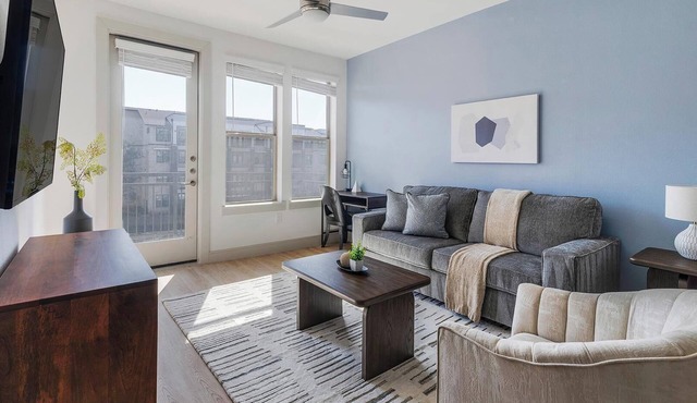 Landing | Stunning 1BD, Gym, Clubhouse