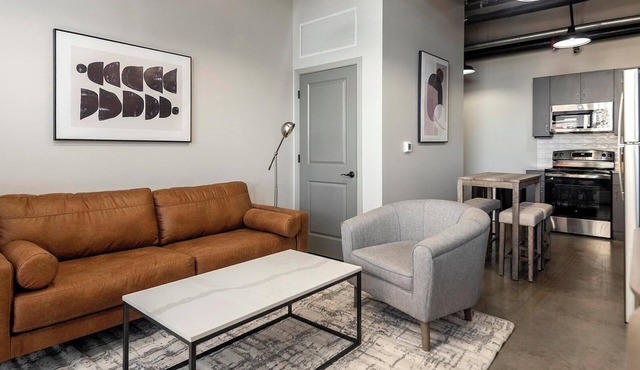 Landing | Stunning 2BD in Uptown