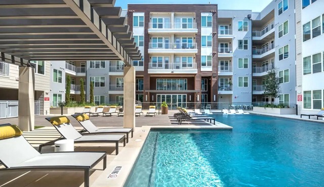 Landing | Stunning 2BD, Game Room, Gym