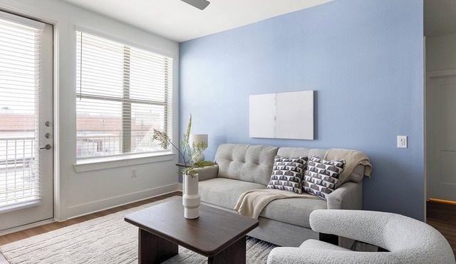 Landing | Stylish 2BD in Downtown Roanoke in Fort Worth