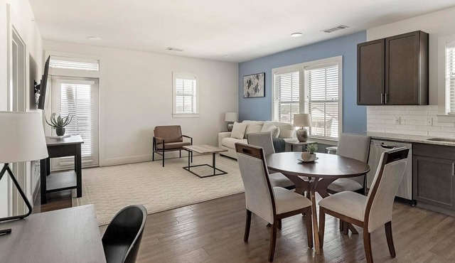 Landing | Stylish 2BD, Gym, Game Room