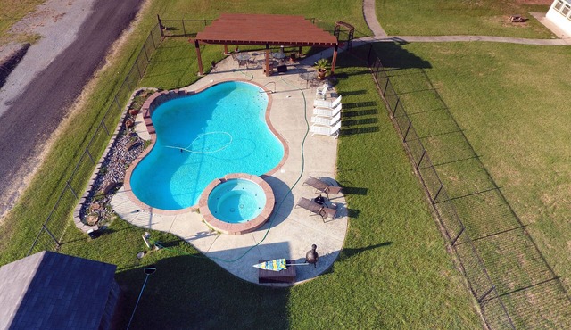 LargestRanchResort in DFW#PerfectforLargeGroups#Sleeps upto60#Pool#Pickleball