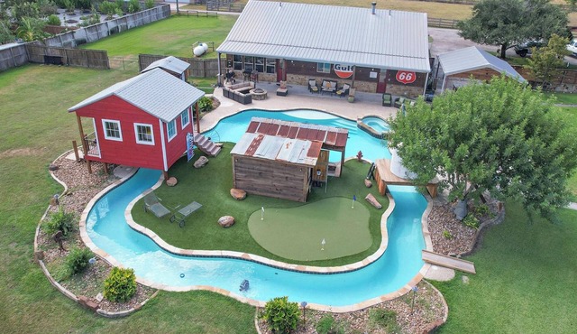 Lazy River Retreat in northwest Houston