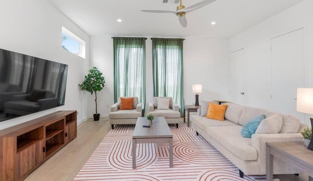 Leander 5BR 3BA | Modern Home, Gated Community