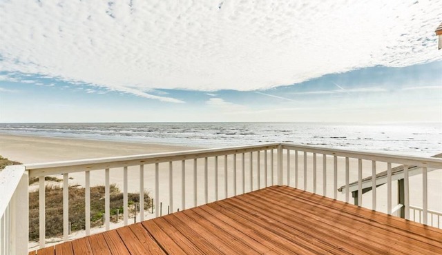 Literally on beach, unobstructed ocean view