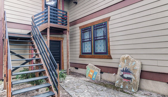 Little Gem in vibrant Austin neighborhood