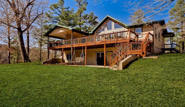 Located On The Beautiful Kings River With Your Own Private Gravel Bar