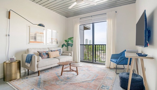 Lodgeur | Hip & stylish modern 1BR loft | Midtown