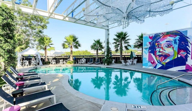 Lorenzo by Hilton | King | City Center 6 Min, Deep Ellum 7 Min | 2 Units