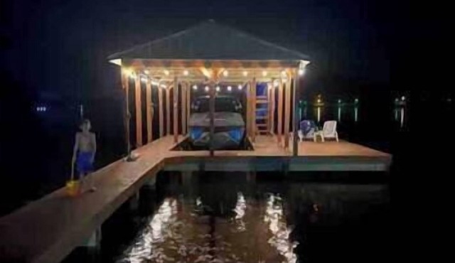 Lost Pines Lake House * WITH HOT TUB*