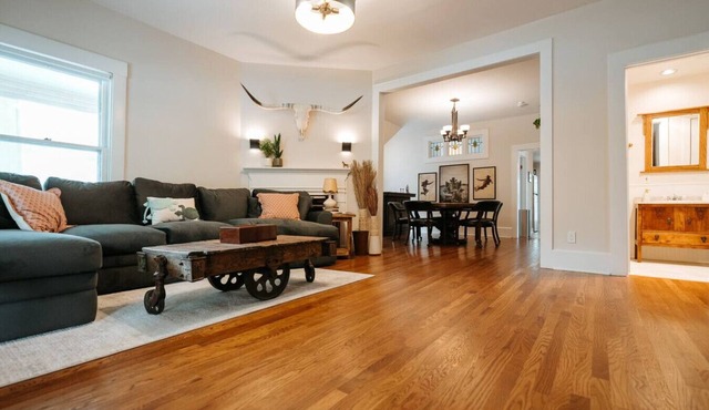 Luxe Farmhouse near Deep Ellum & Bishop Arts