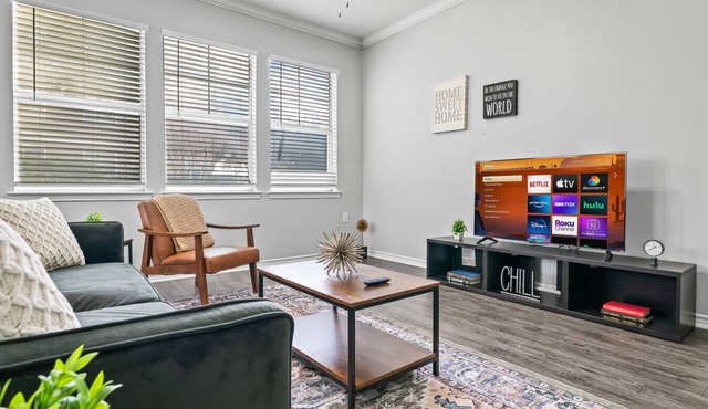 Luxe New 2BR 2BA Apartment in Haltom City with Style