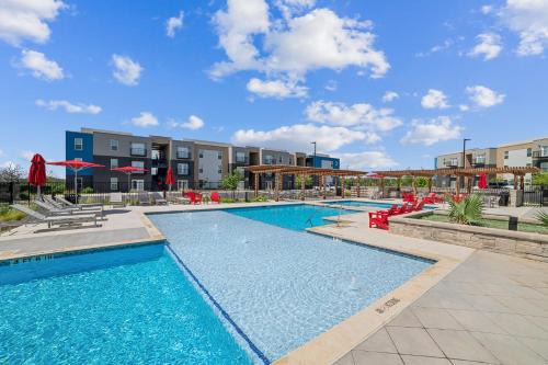 Luxe New Marble Falls Oasis - Mins to Hospital!