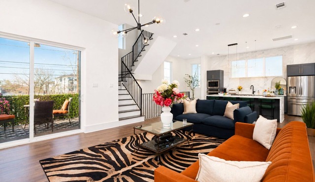 LUXE! Sleek 4-level Luxury·Rooftop·Garage·HTX