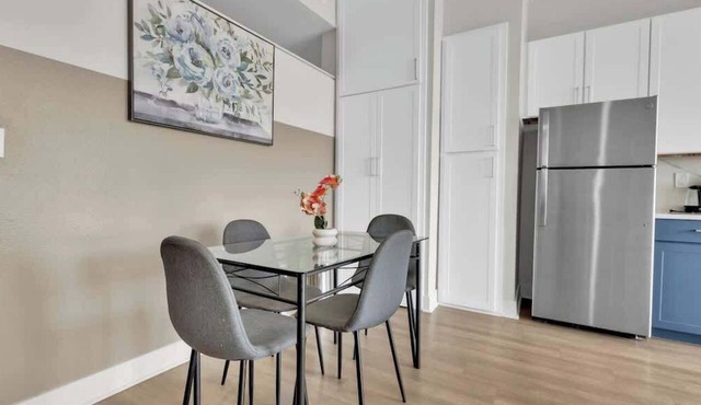Luxury 1BD | Deep Ellum | Parking | Pool+Gym