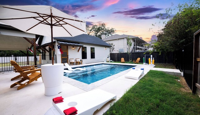 Luxury 2-bedroom Pool House in San Antonio