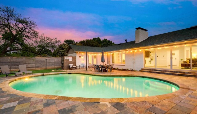 Luxury 4 Bedroom Villa with Pool