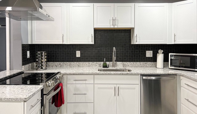 Luxury 4 Br House near USM