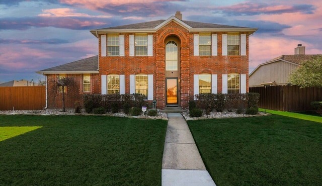 Luxury 5 BR, Jacuzzi, Gym, Near Lake for large Fam