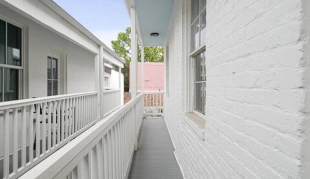 Luxury Condo 1 Bed 1.5 Bath Block off Magazine
