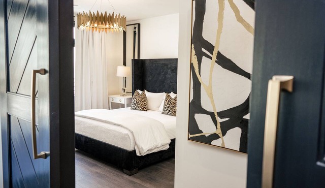 Luxury Downtown Retreat: Bold & Stylish Escape in the Heart of New Orleans