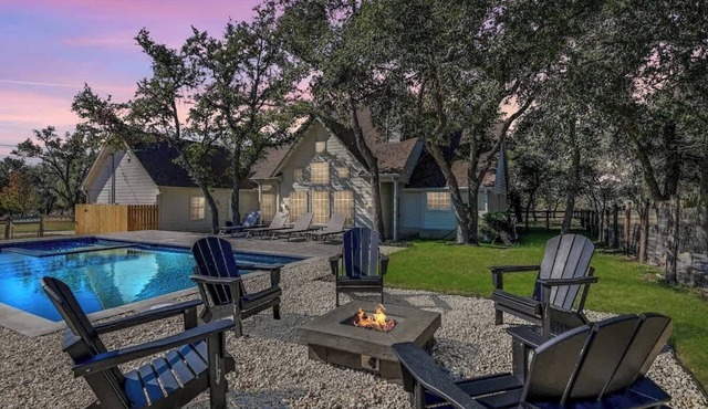 Luxury Dripping Springs Home-Pool&Hot-Tub Firepit!