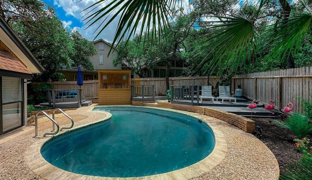 Luxury house pool + Movie theater+ game room