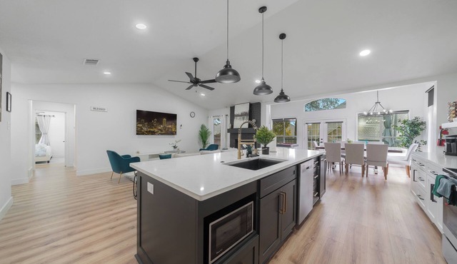 Luxury in Euless - Close to DFW Airport and Cowboy Stadium