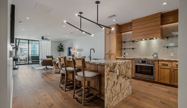 Luxury Lakeside Condo @The Waters | Pool + Hot Tub