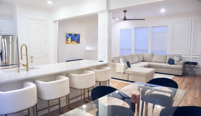 Luxury Modern Townhome! Walk to Lower Greenville 3BR 2.5 BA 2 car Garage
