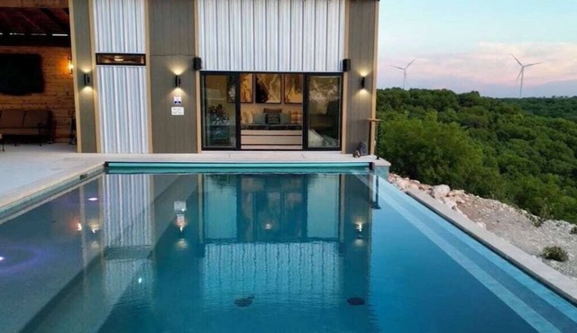 Luxury North Texas Retreat-FULL Rental for 37-Pool/Spa/Sports Courts/Views