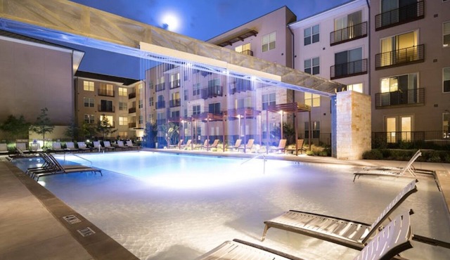 Luxury Style 1-bedroom 1-bathroom located at The Domain