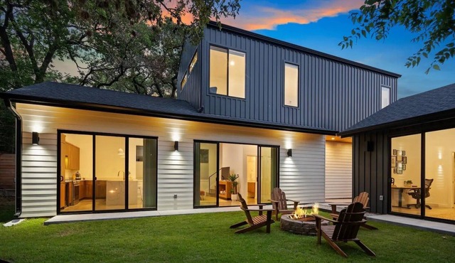 Luxury Villa with hot & cold plunge pool, sleeps 8-12 in heart of Bouldin Creek