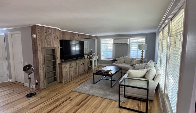 Luxury West 7th Fort Worth Stay - Balcony W/D
