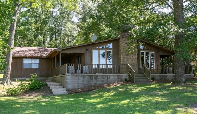 Main House + GuestHouse LakeFront ; Sleeps 14; Ramp