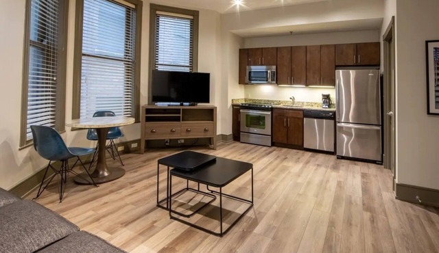 Mardi Gras in New Orleans 2/9/24 - 2/16/24! 1 BR/1 BA. Come visit the Big Easy!