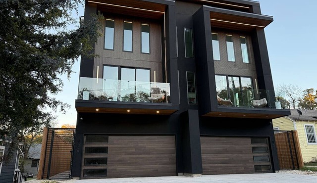 Massive Boutique Creative Home Downtown Dallas