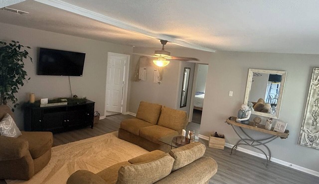 Mermaid by the Coast 4BR Near Beach & Refineries