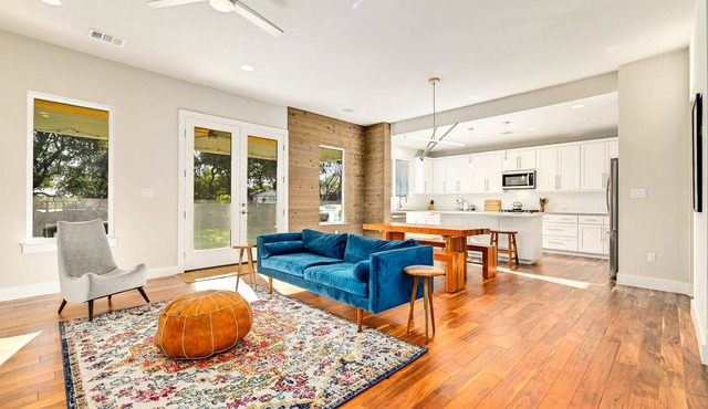 Min to Lake Austin + Travis, New LOW Summer Rate