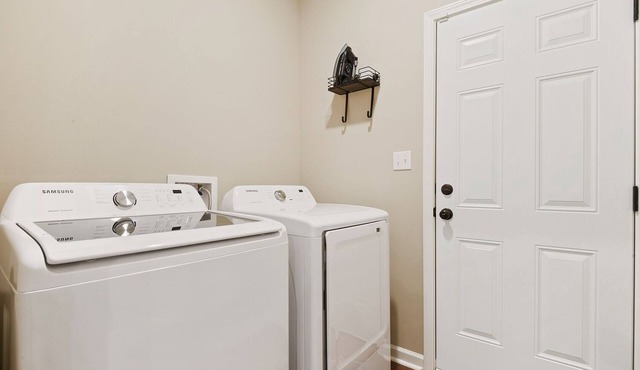 Minutes from LSU, SU, & Downtown Baton Rouge!