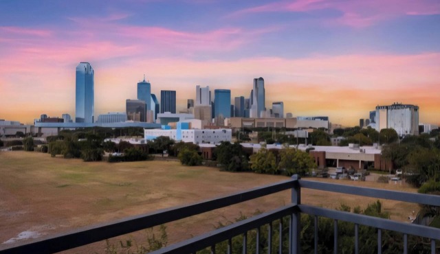 Modern 1 bd apartment located in the heart of Downtown with STUNNING city views!