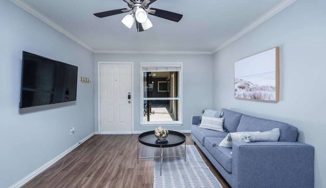 Modern 2BR/1BA Condo in East Dallas - Near Uptown and Deep Ellum